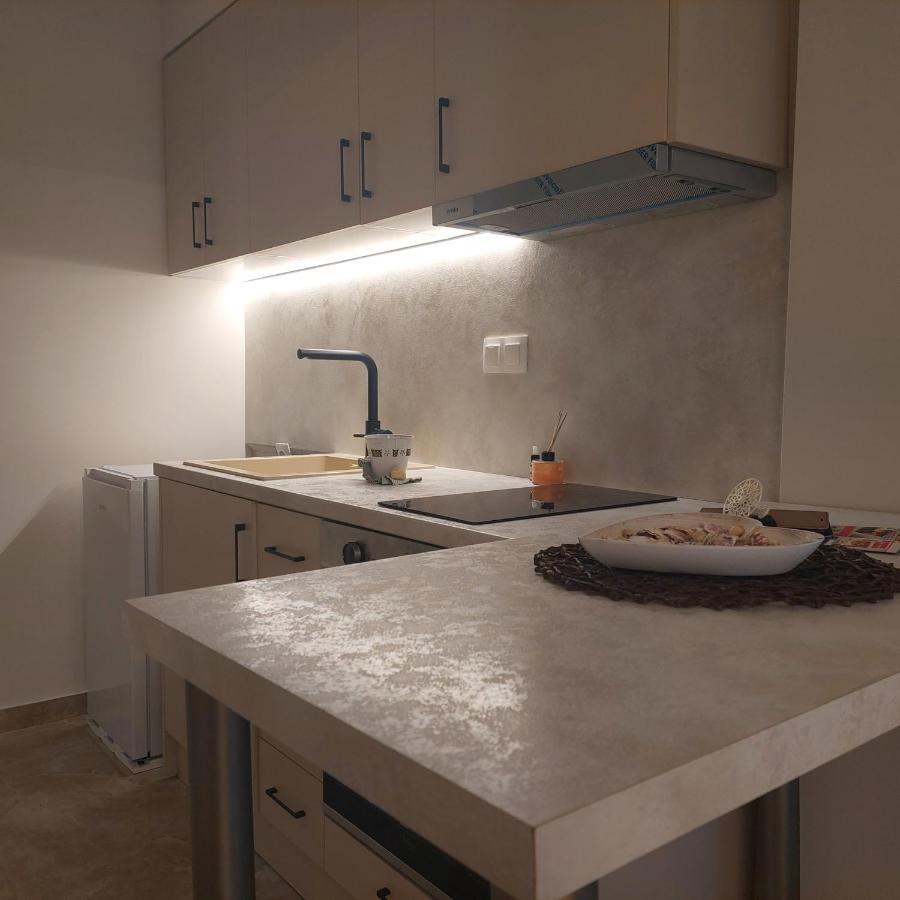 Budget Apartment To The Center 塞萨洛尼基 外观 照片