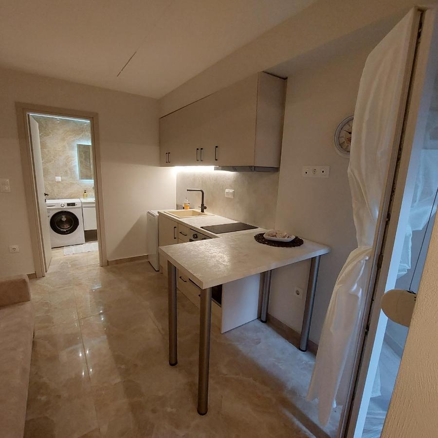 Budget Apartment To The Center 塞萨洛尼基 外观 照片
